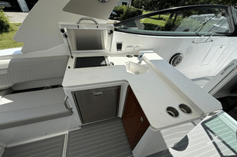Cruisers Yachts 38 GLS 22 2026 Cruisers Yachts 38 GLS 23