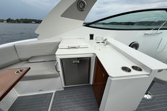 Cruisers Yachts 38 GLS 24 2026 Cruisers Yachts 38 GLS 25