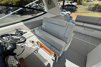 Cruisers Yachts 38 GLS 30 2026 Cruisers Yachts 38 GLS 31