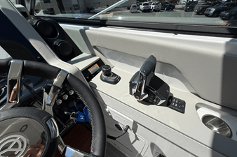 Cruisers Yachts 38 GLS 36 2026 Cruisers Yachts 38 GLS 37