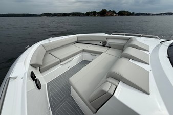 Cruisers Yachts 38 GLS 41 2026 Cruisers Yachts 38 GLS 42