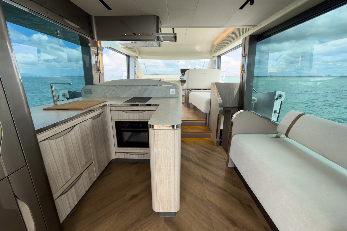 2027 Galeon 520FLY 9