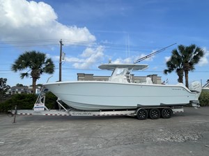 Invincible 33 CAT 0 2022 Invincible 33 CAT 1