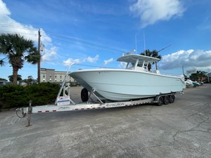Invincible 33 CAT 1 2022 Invincible 33 CAT 2