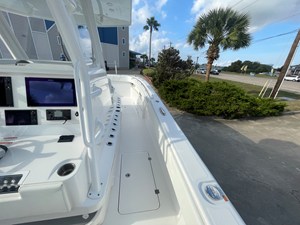 Invincible 33 CAT 28 2022 Invincible 33 CAT 29