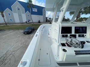 Invincible 33 CAT 29 2022 Invincible 33 CAT 30