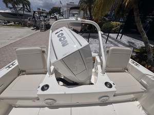 2027 Boston Whaler 210 Montauk 9
