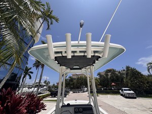 2027 Boston Whaler 210 Montauk 11