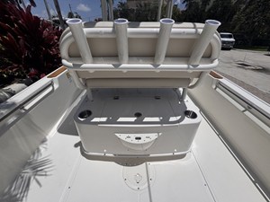2027 Boston Whaler 210 Montauk 13