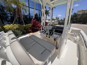 2027 Boston Whaler 210 Montauk 17