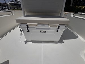 2027 Boston Whaler 210 Montauk 24