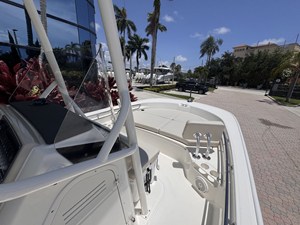 2027 Boston Whaler 210 Montauk 25