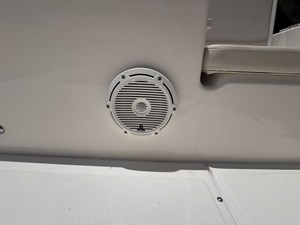 2027 Boston Whaler 210 Montauk 28