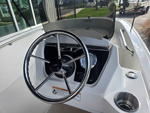 Boston Whaler 130 Super Sport 5 2027 Boston Whaler 130 Super Sport 6