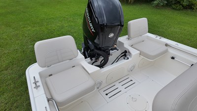 Boston Whaler 170 Montauk 4 2027 Boston Whaler 170 Montauk 5