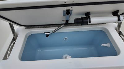 Boston Whaler 170 Montauk 5 2027 Boston Whaler 170 Montauk 6