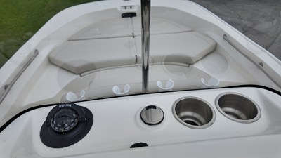 Boston Whaler 170 Montauk 9 2027 Boston Whaler 170 Montauk 10