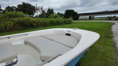 Boston Whaler 170 Montauk 11 2027 Boston Whaler 170 Montauk 12
