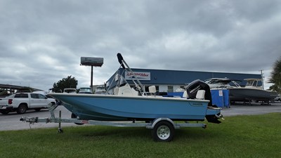 Boston Whaler 170 Montauk 14 2027 Boston Whaler 170 Montauk 15