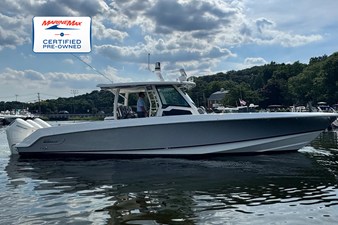 Boston Whaler 380 Outrage 0 2024 Boston Whaler 380 Outrage 1