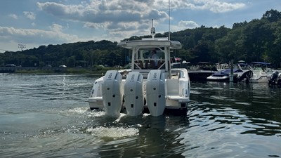Boston Whaler 380 Outrage 4 2024 Boston Whaler 380 Outrage 5