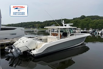 Boston Whaler 380 Outrage 5 2024 Boston Whaler 380 Outrage 6