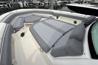 Boston Whaler 380 Outrage 23 2024 Boston Whaler 380 Outrage 24