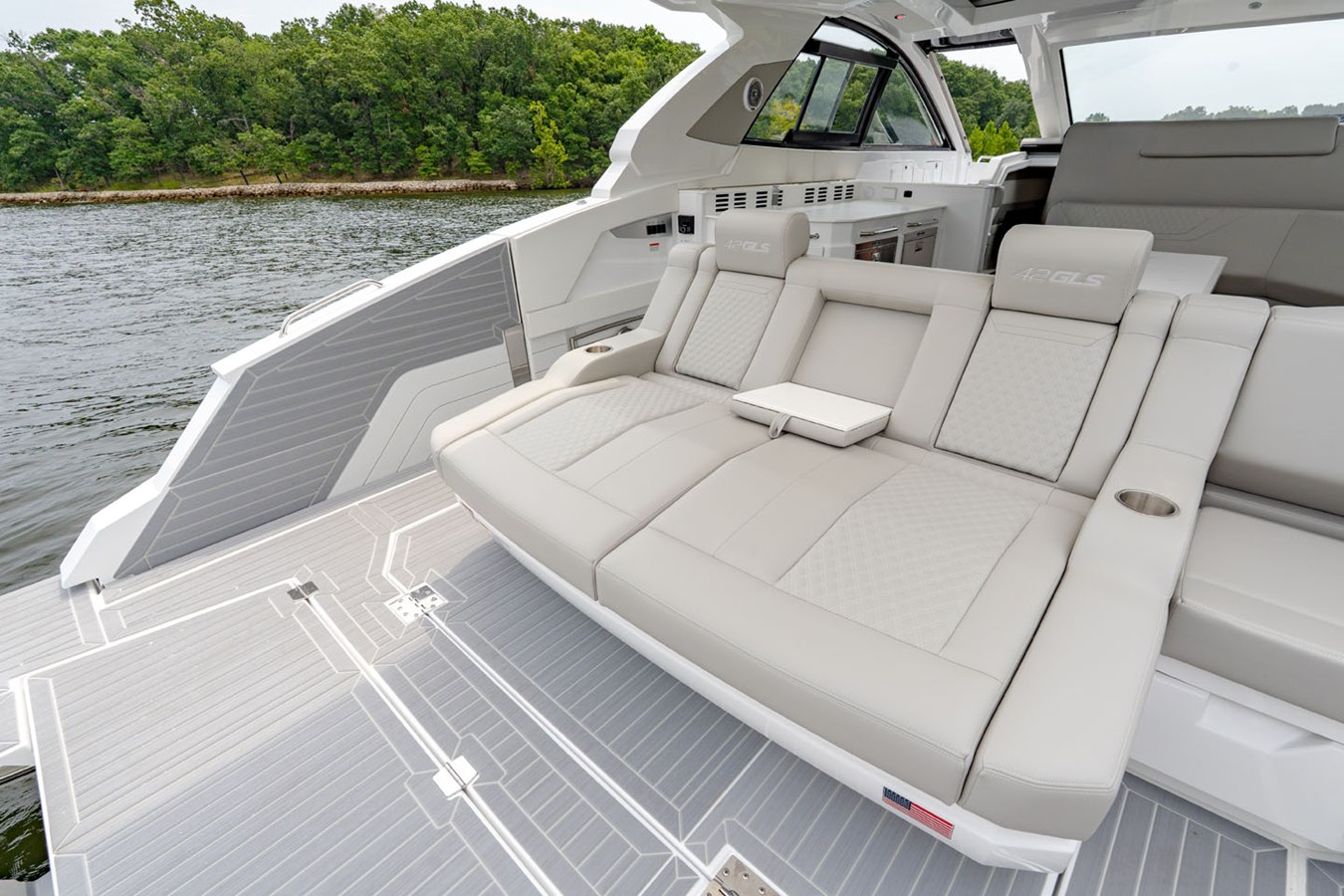 2027 Cruisers Yachts 42 GLS Outboard 15
