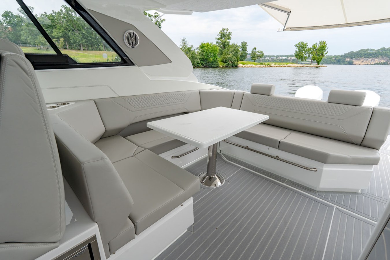 2027 Cruisers Yachts 42 GLS Outboard 20
