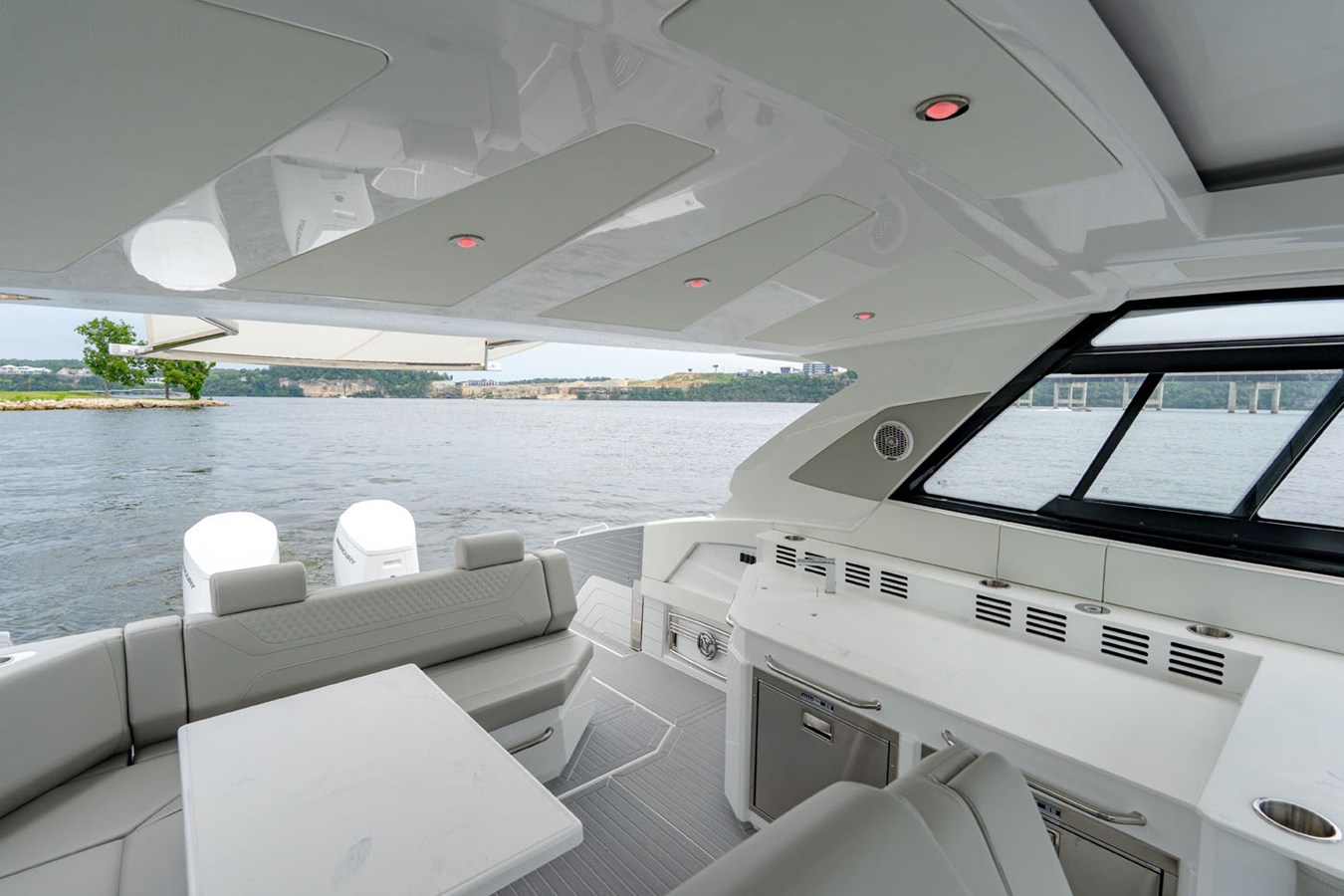 2027 Cruisers Yachts 42 GLS Outboard 27