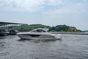 Cruisers Yachts 42 GLS Outboard 2 2027 Cruisers Yachts 42 GLS Outboard 3