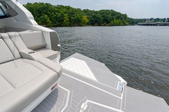 Cruisers Yachts 42 GLS Outboard 15 2027 Cruisers Yachts 42 GLS Outboard 16