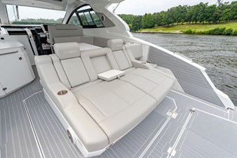 Cruisers Yachts 42 GLS Outboard 16 2027 Cruisers Yachts 42 GLS Outboard 17