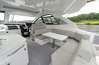 Cruisers Yachts 42 GLS Outboard 17 2027 Cruisers Yachts 42 GLS Outboard 18
