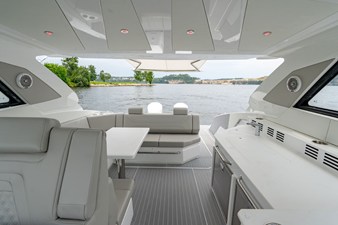 Cruisers Yachts 42 GLS Outboard 18 2027 Cruisers Yachts 42 GLS Outboard 19