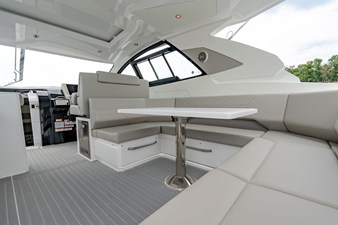 Cruisers Yachts 42 GLS Outboard 21 2027 Cruisers Yachts 42 GLS Outboard 22