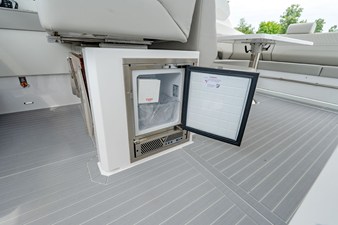 Cruisers Yachts 42 GLS Outboard 25 2027 Cruisers Yachts 42 GLS Outboard 26