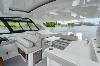 Cruisers Yachts 42 GLS Outboard 27 2027 Cruisers Yachts 42 GLS Outboard 28