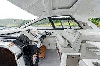 Cruisers Yachts 42 GLS Outboard 28 2027 Cruisers Yachts 42 GLS Outboard 29
