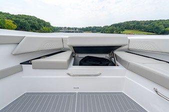 Cruisers Yachts 42 GLS Outboard 38 2027 Cruisers Yachts 42 GLS Outboard 39