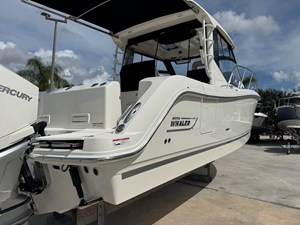 Boston Whaler 325 CONQUEST 4 2026 Boston Whaler 325 CONQUEST 5