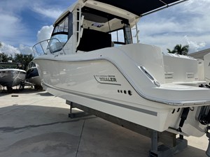 Boston Whaler 325 CONQUEST 9 2026 Boston Whaler 325 CONQUEST 10