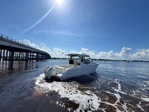 Boston Whaler 325 CONQUEST 15 2026 Boston Whaler 325 CONQUEST 16