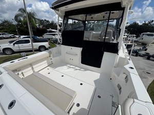 Boston Whaler 325 CONQUEST 17 2026 Boston Whaler 325 CONQUEST 18