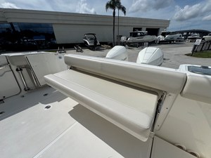 Boston Whaler 325 CONQUEST 22 2026 Boston Whaler 325 CONQUEST 23