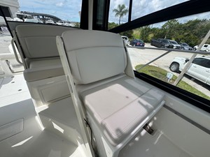 Boston Whaler 325 CONQUEST 29 2026 Boston Whaler 325 CONQUEST 30