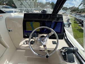 Boston Whaler 325 CONQUEST 34 2026 Boston Whaler 325 CONQUEST 35