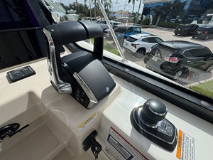 Boston Whaler 325 CONQUEST 35 2026 Boston Whaler 325 CONQUEST 36