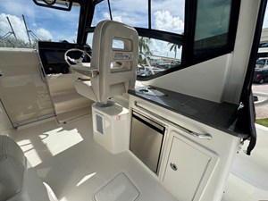 Boston Whaler 325 CONQUEST 41 2026 Boston Whaler 325 CONQUEST 42