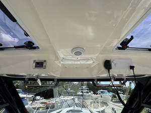 Boston Whaler 325 CONQUEST 43 2026 Boston Whaler 325 CONQUEST 44